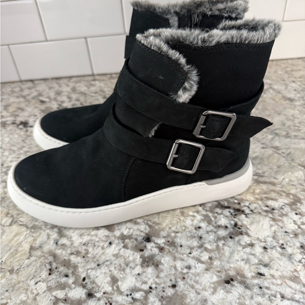 Lysse Black Fur-Lined Buckle Boots